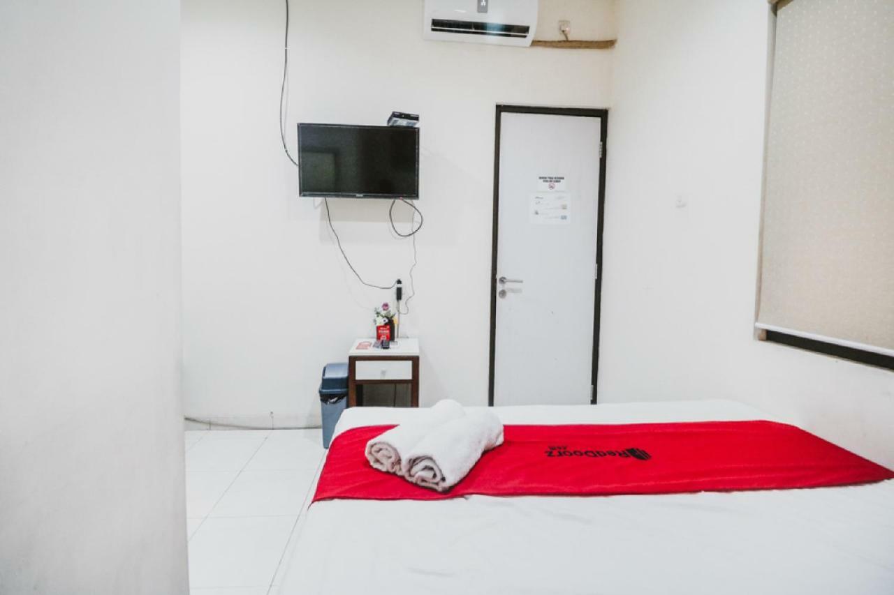 Reddoorz @ Mayjen Sungkono Surabaya Luaran gambar